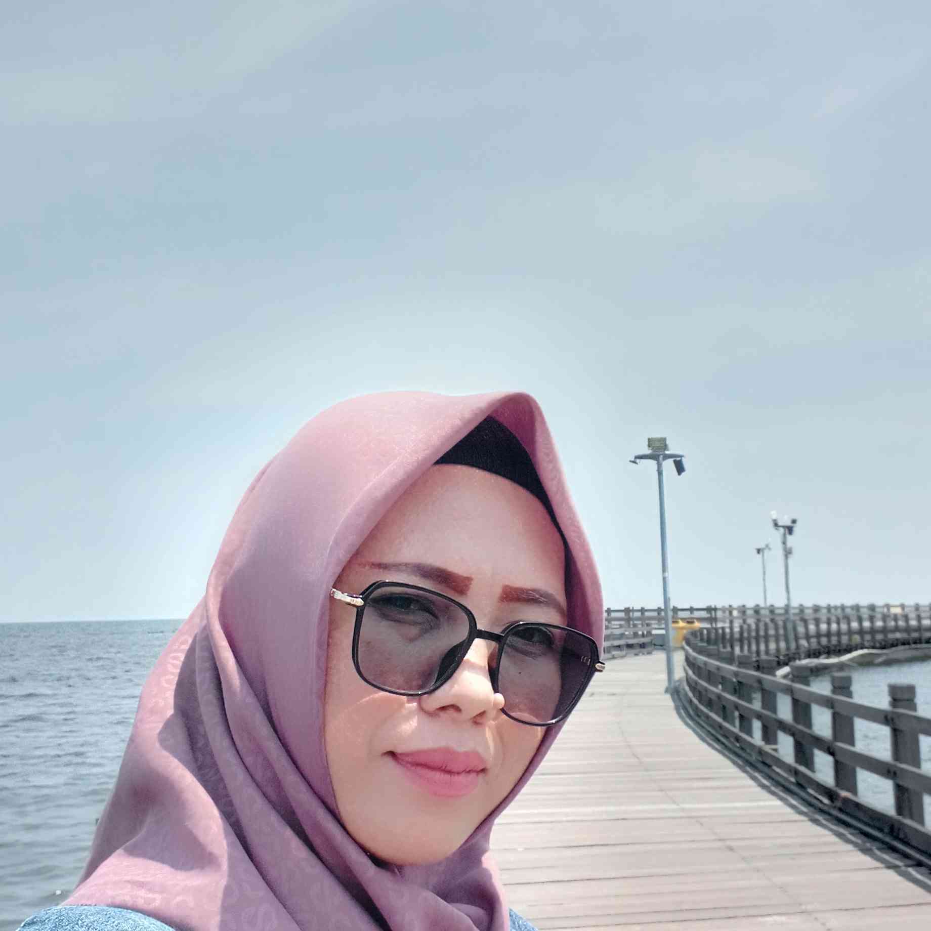 Foto ADE SRI WEDIANTY LUKMAN