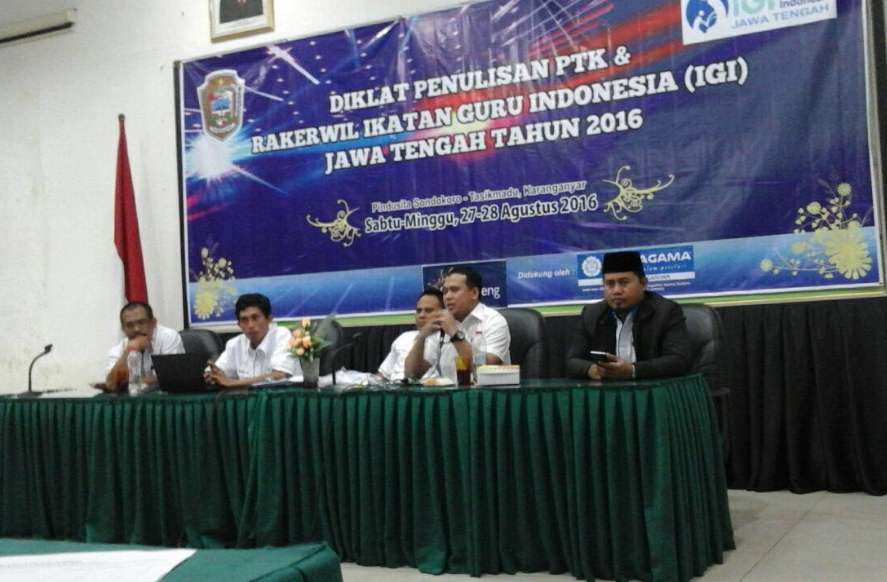 DEMI KOMPETENSI GURU YANG LEBIH BAIK, KURANG DARI 12 JAM DI MAKASSAR