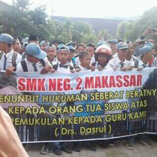 Siswa Pemukul Guru SMKN 2 Makassar Divonis Satu Tahun