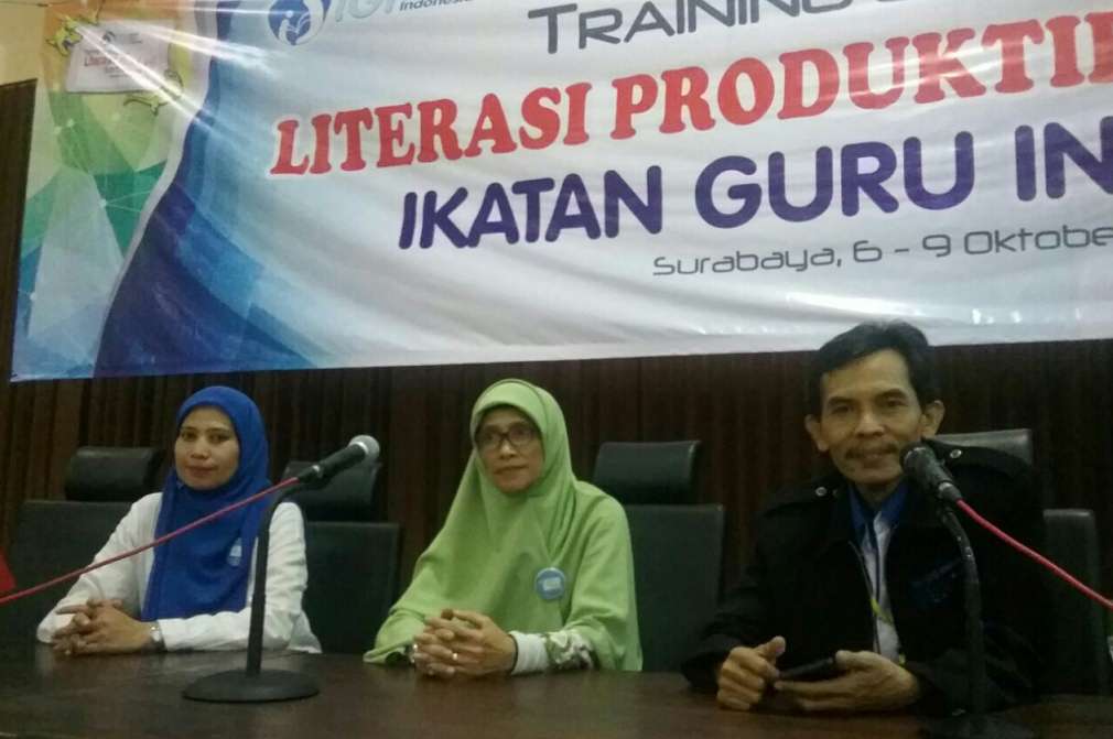 PEMBELAJARAN KELAS MAYA DI SMPN 5 MAJALENGKA " OUT OF THE BOX MENUJU PAPERLESS SCHOOL "