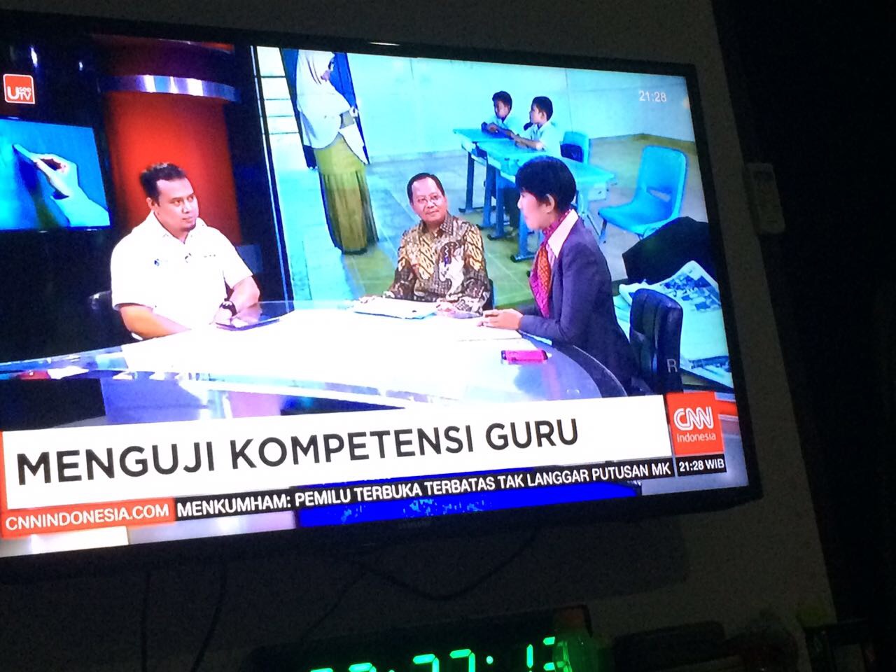 INSIGHT WITH DESI ANWAR CNN : Menguji Kompetensi Guru Bersama Ketua Umum Ikatan Guru Indonesia dan Sekertaris Ditje GTK Kemdikbud