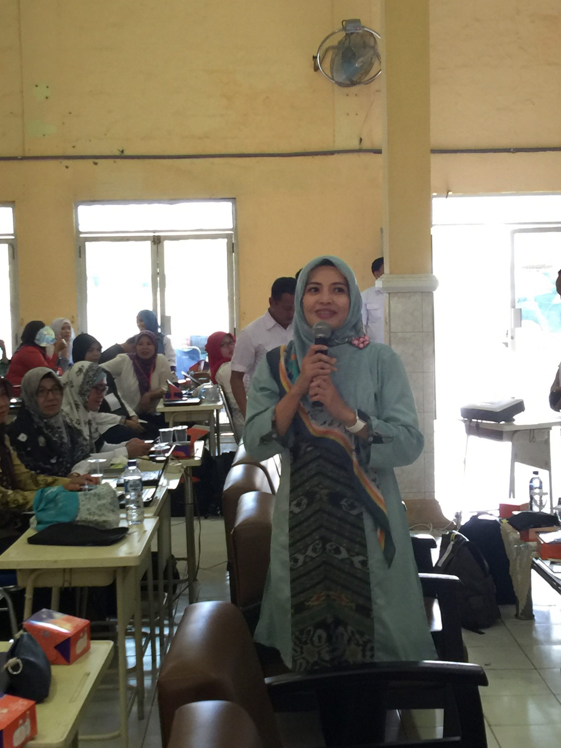 KEPSEK INI TERBANG DARI BANDUNG KE PALEMBANG DEMI DIKLAT IGI