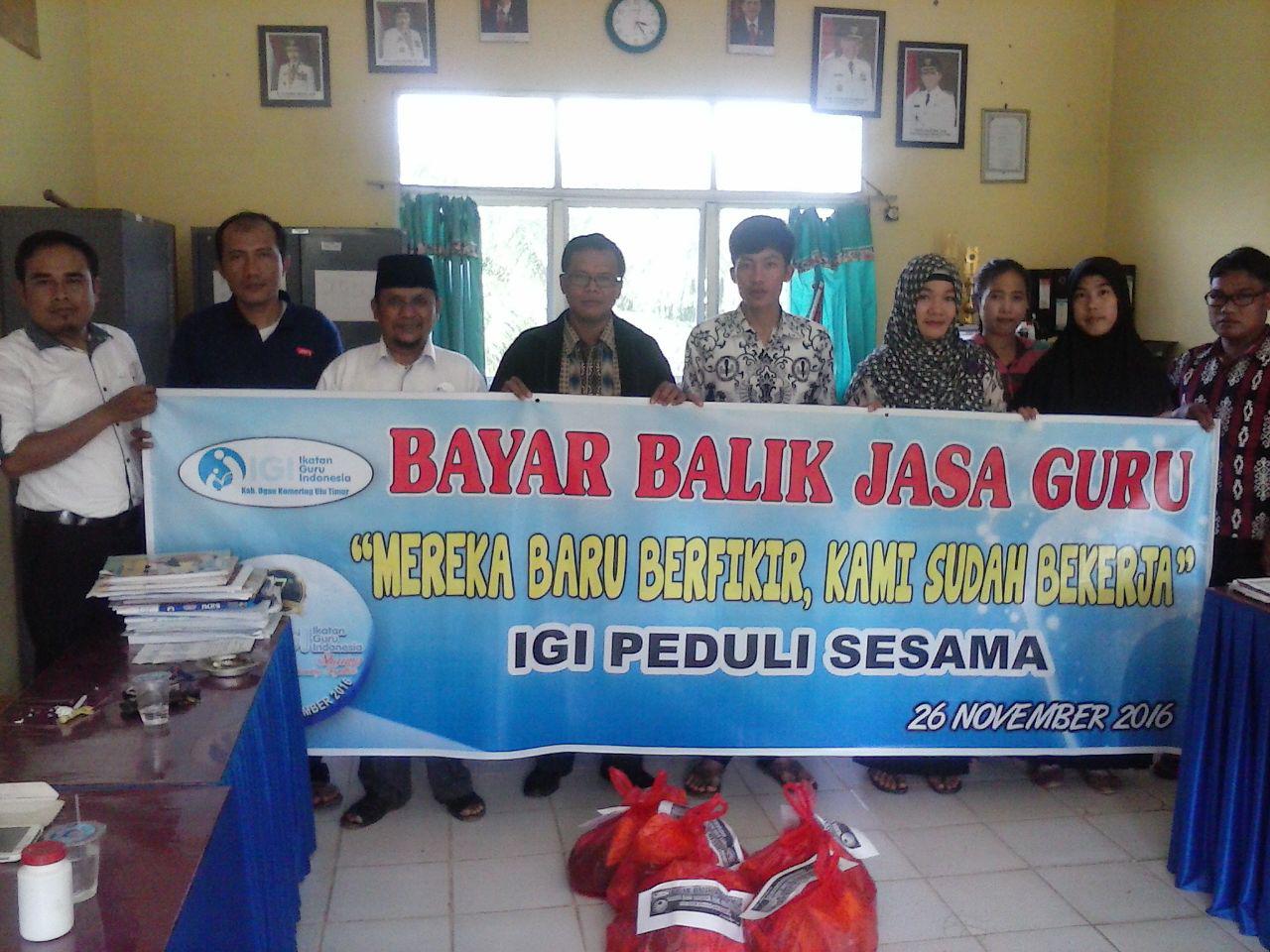 "Bayar Balik Jasa Guru" Cara IGI OKU Timur Peringati HGN dan HUT IGI Ke-7
