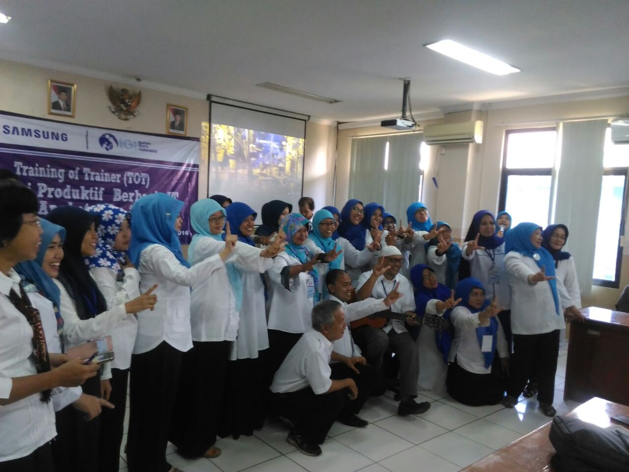 CERITA, KEBERSAMAAN DAN ILMU DI TOT JAKARTA
