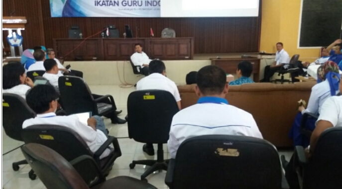 DISCOVERY LEARNING DALAM TOC LITERASI PRODUKTIF BERBASIS IT IGI BERSAMA SAMSUNG
