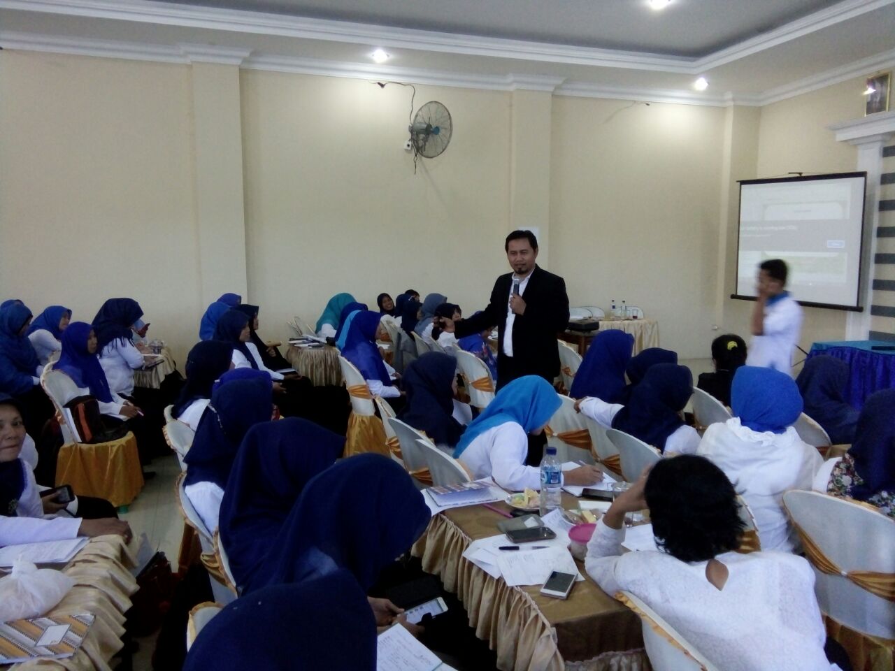 MENJADI SEJARAH, LEGENDA, ATAU TIDAK MENJADI SESUATU SAMA SEKALI