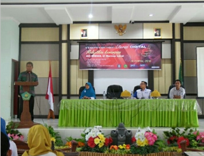 MENYEMAI  LITERASI DIGITAL, DI BUMI MALAQBI