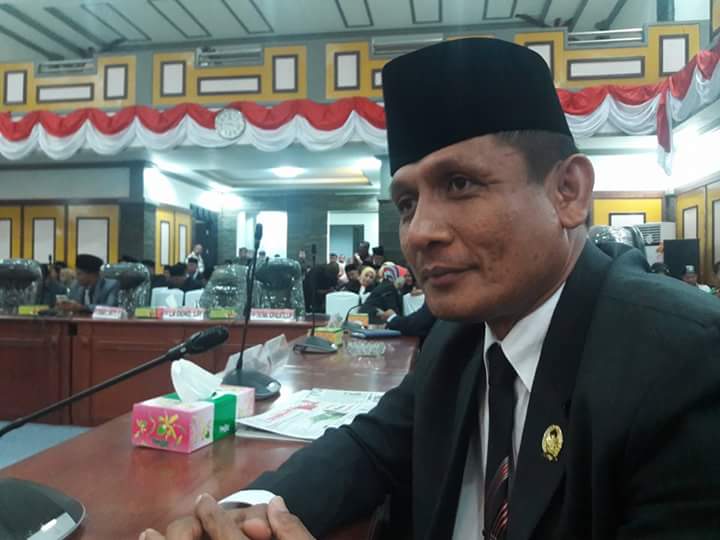 Irawadi SH, Tokoh Sulawesi Tenggara Maluku, Raih Penghargaan Anugrah Pendidikan Indonesia