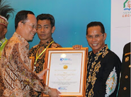 Bupati dan Kadisdik Tana Tidung Raih Anugerah Pendidikan Indonesia