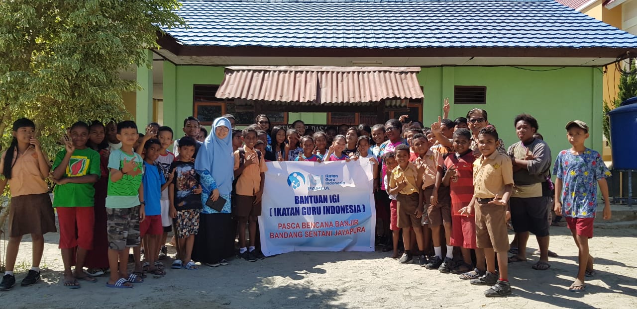 SAMBUTAN HARU ATAS KUNJUNGAN IGI PASCA BENCANA BANJIR BANDANG SENTANI, KAB. JAYAPURA