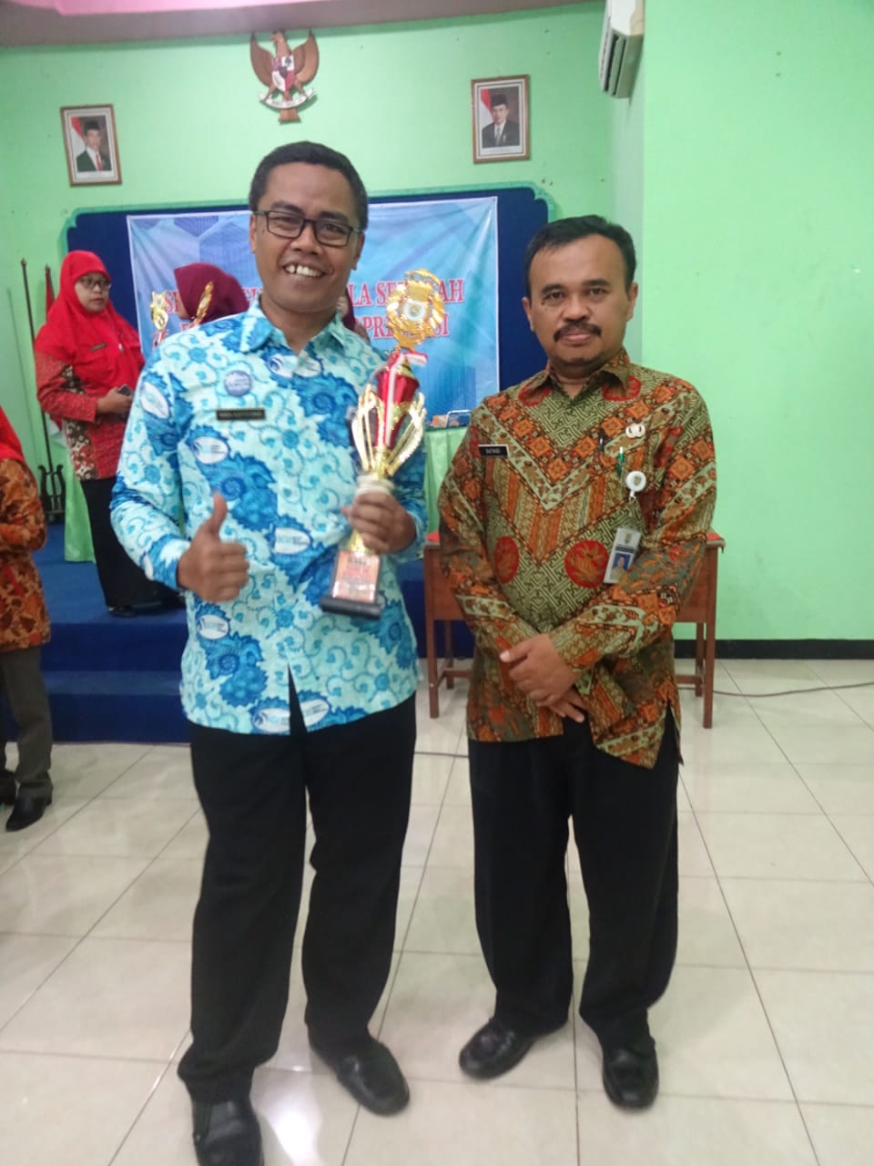 Berani Beda, Kang Widi Raih Peringkat 1 Pemilihan Guru SD Berprestasi Kab. Kendal 2019/2020