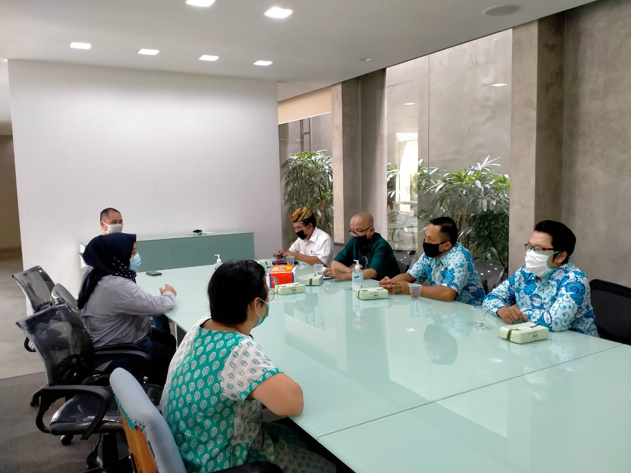 PINTEK Serahkan Bantuan Untuk Guru Honorer, Diterima IGI DKI Dan Banten