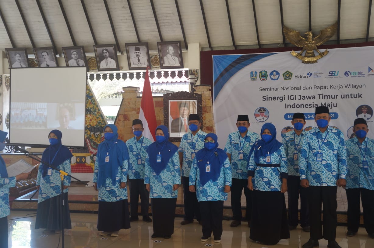 GELAR SEMINAR DAN RAKERWIL, IGI JATIM LUNCURKAN FORM ADUAN ONLINE GURU